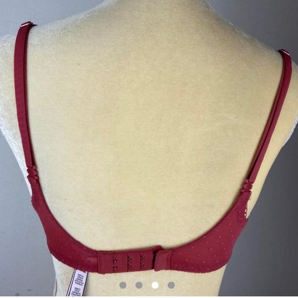 Victoria secret bras - Picture 3 of 4